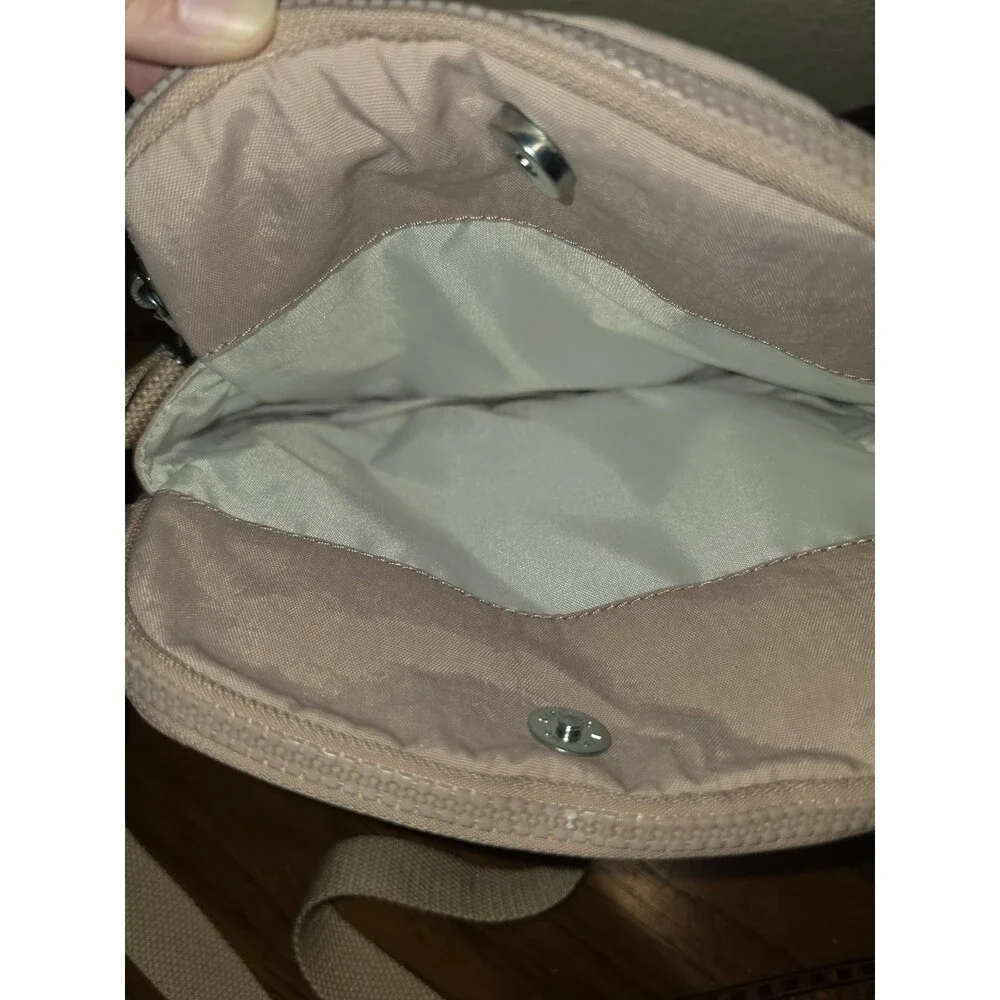 Kipling keefe shoulder